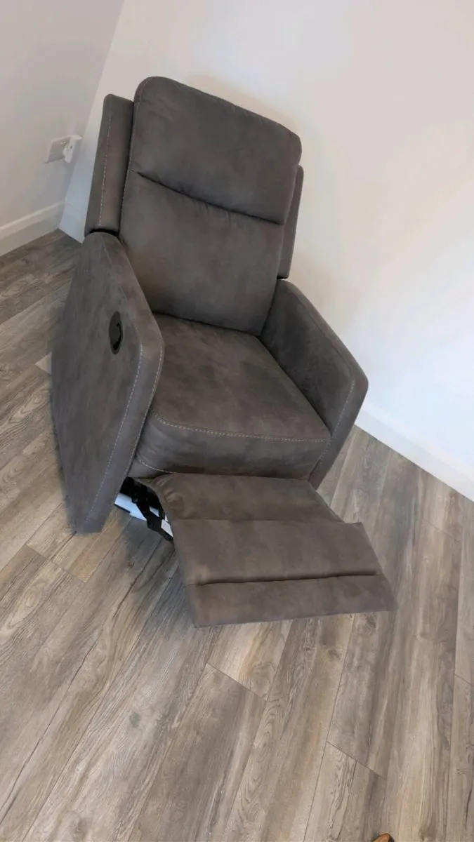 Armchair - Image 4