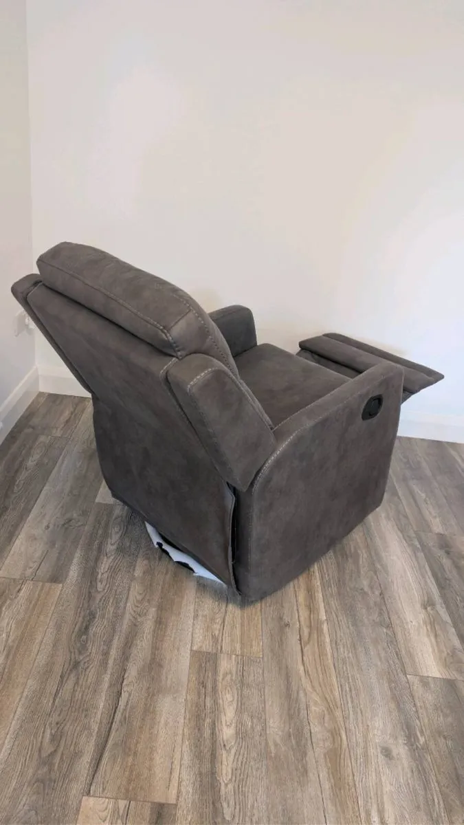 Armchair - Image 2