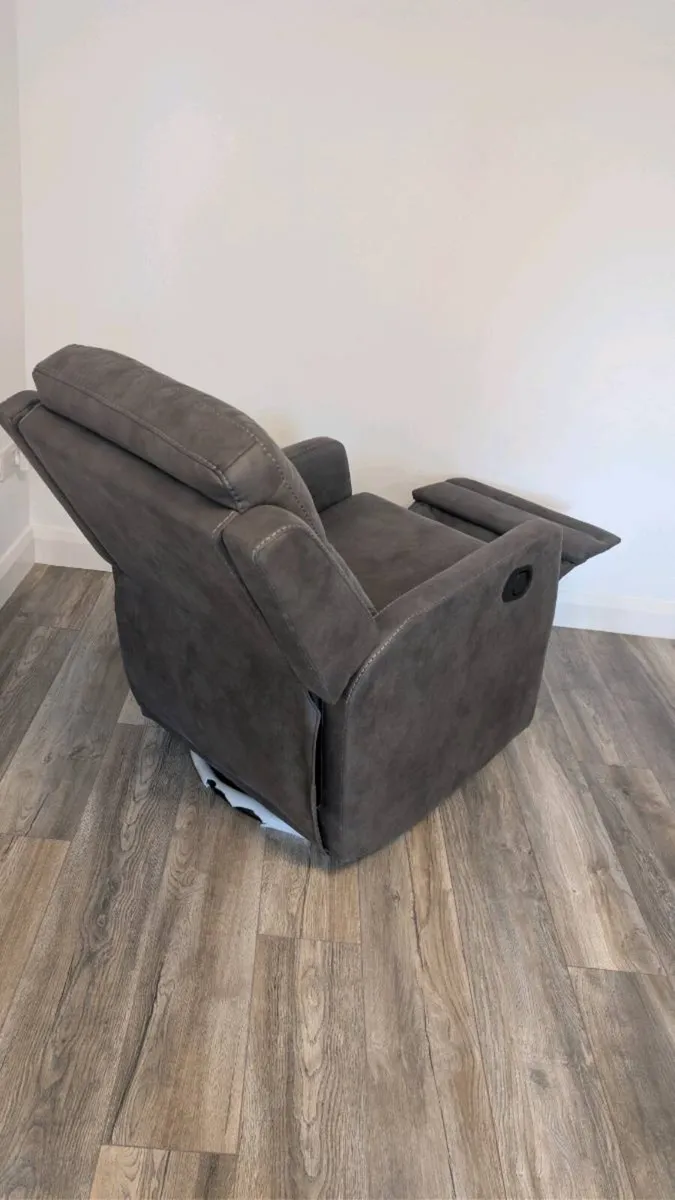 Armchair - Image 3