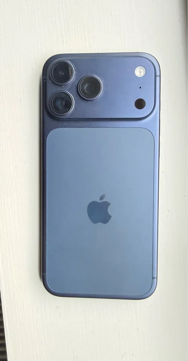iPhone 17 Pro Max – Excellent Condition - Image 2