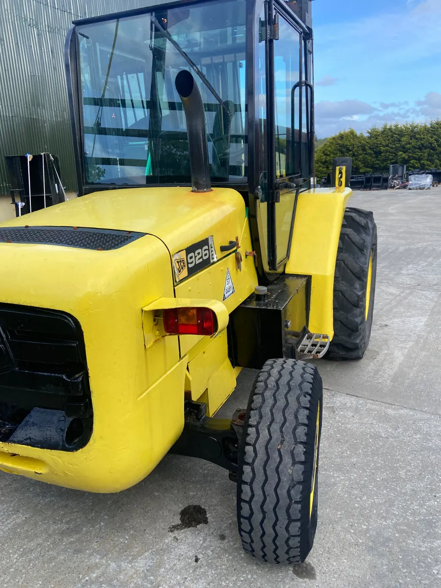 J c b 4x4 roughtrain Forklift - Image 4