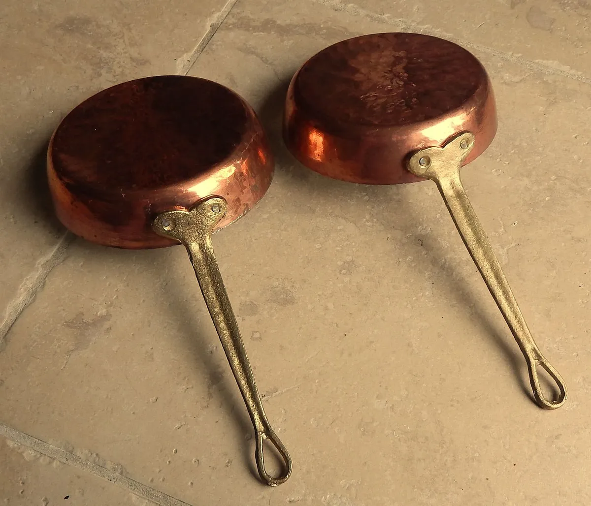 2 Copper & Solid Brass Handle Pans - Image 2