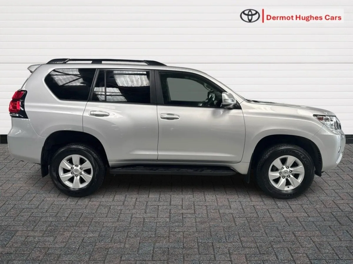 Toyota Land Cruiser LWB COMM A/T - Image 3