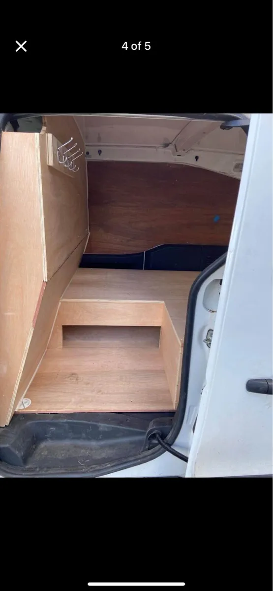 2014 3 seater van - Image 3