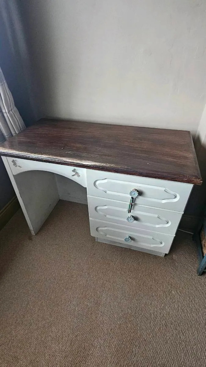 Desk - Image 1