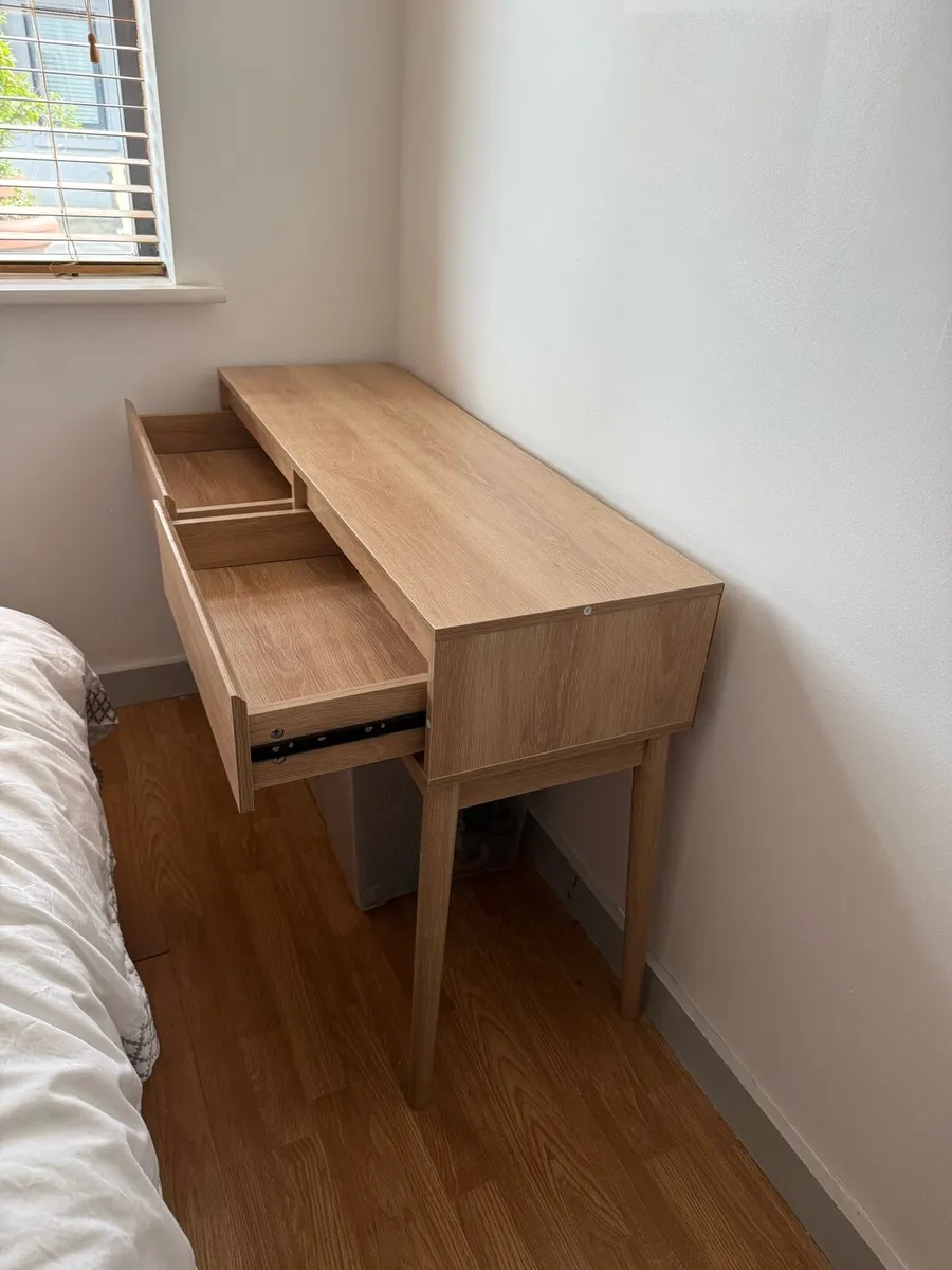 Console table - Image 1