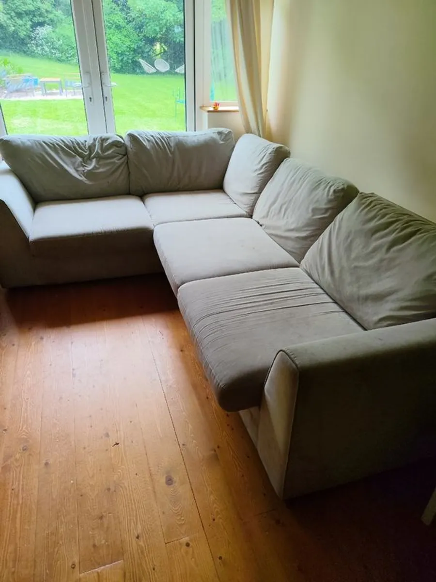 Cream corner couch - Image 1
