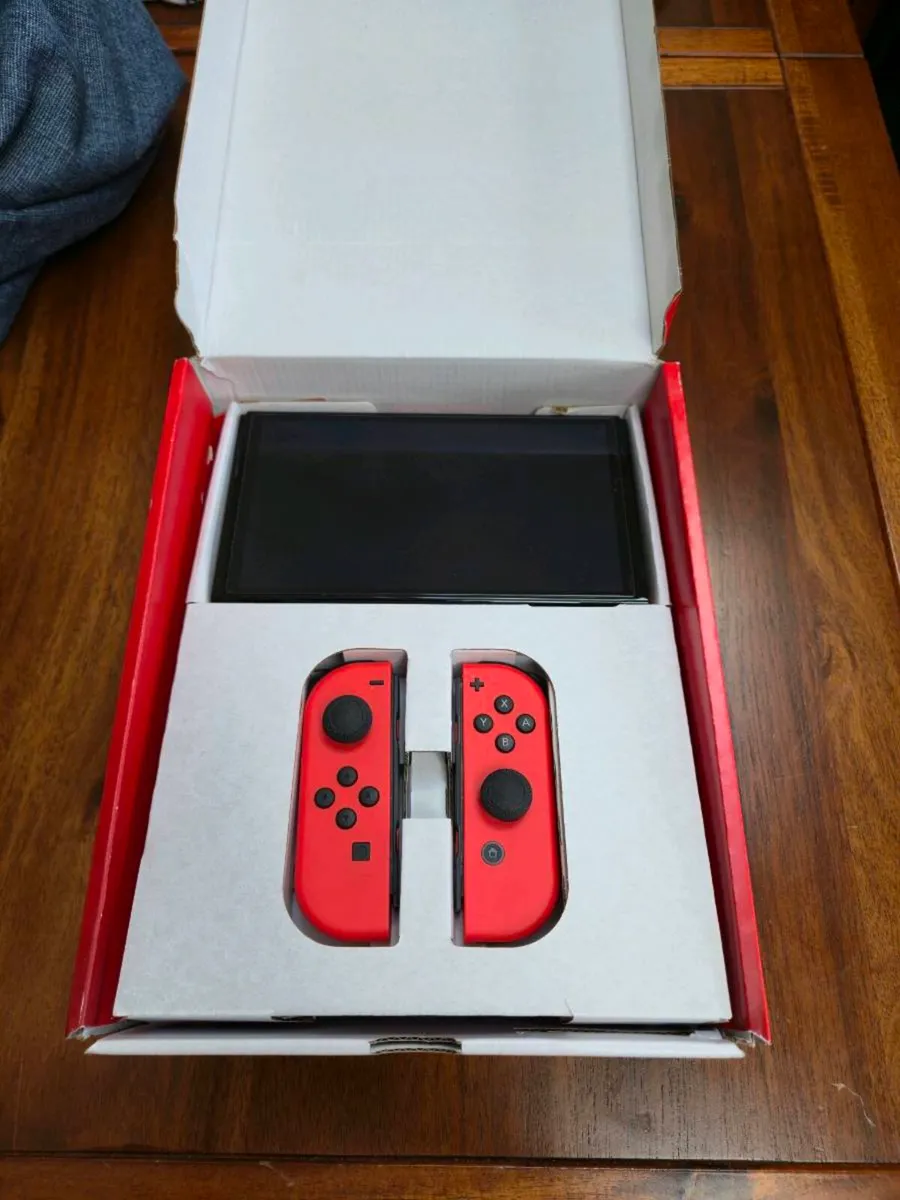 Nintendo Switch OLED Mario Red Edition + Wonder - Image 4