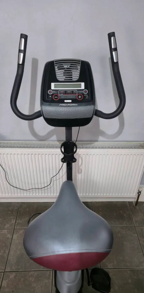 EXERCISE BIKE - Image 4