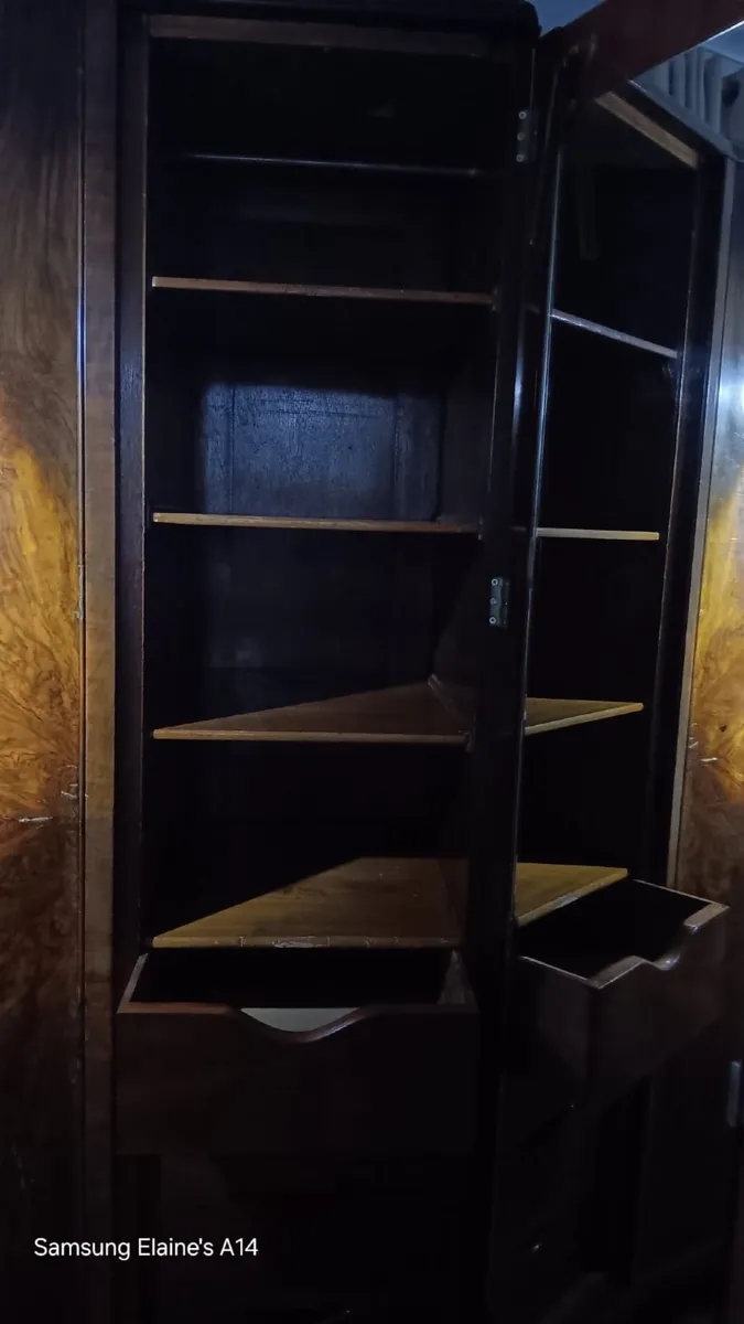 1930's Burr Walnut bow front 3door wardrobe - Image 3