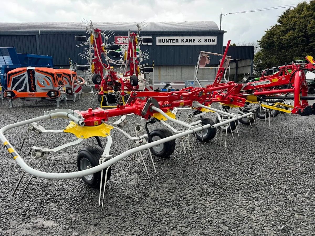 2021 Pottinger 30ft Tedder - Image 2
