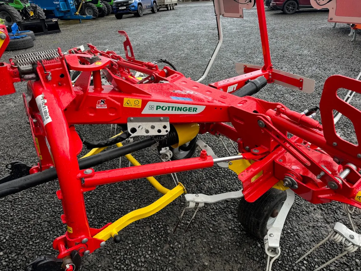 2021 Pottinger 30ft Tedder - Image 4