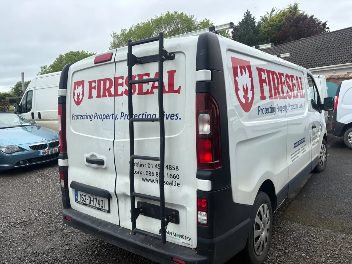 161 Renault traffic for parts or repairs - Image 3