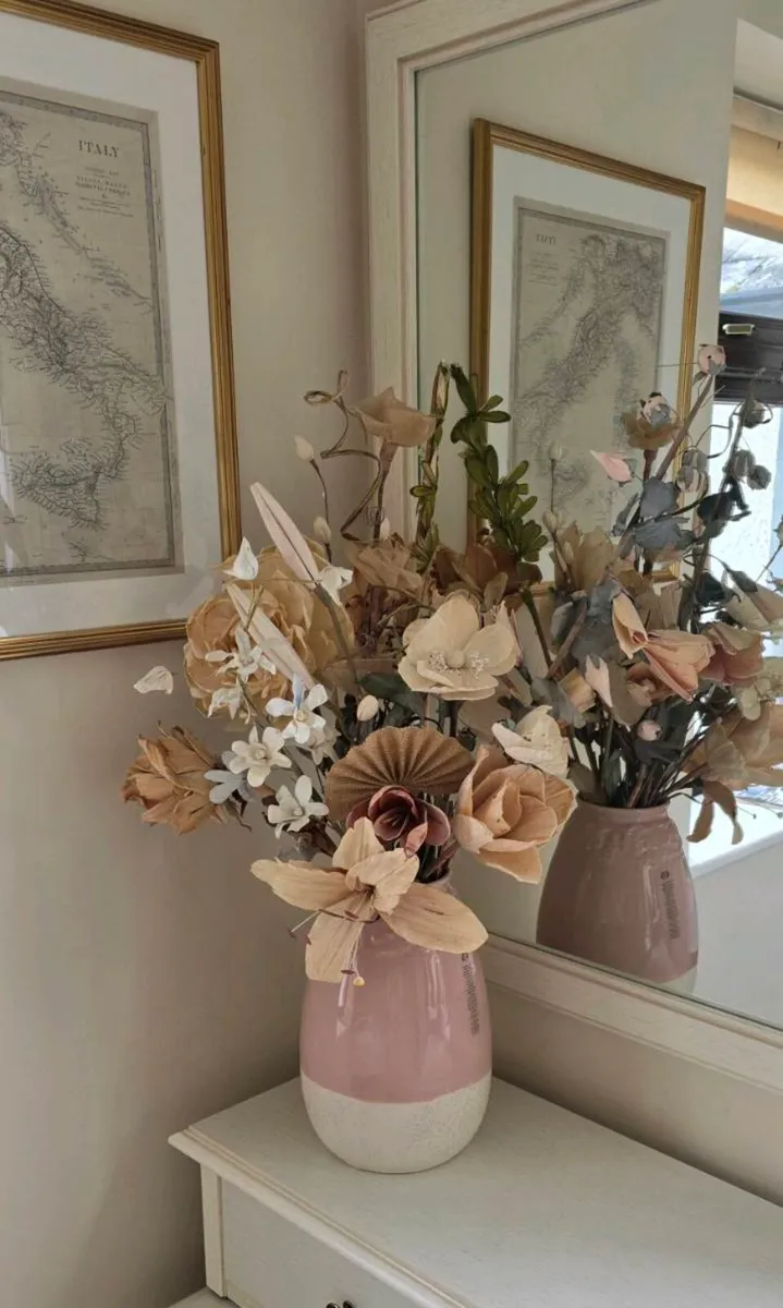 Mirrors, Pendant lights + Vases - Image 3