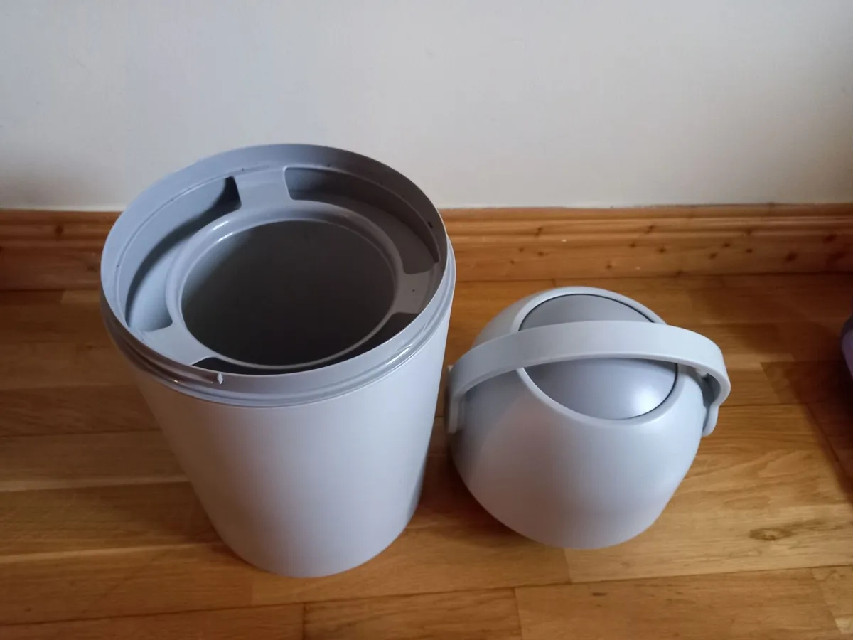 Baby bath and nappy bin - Image 3