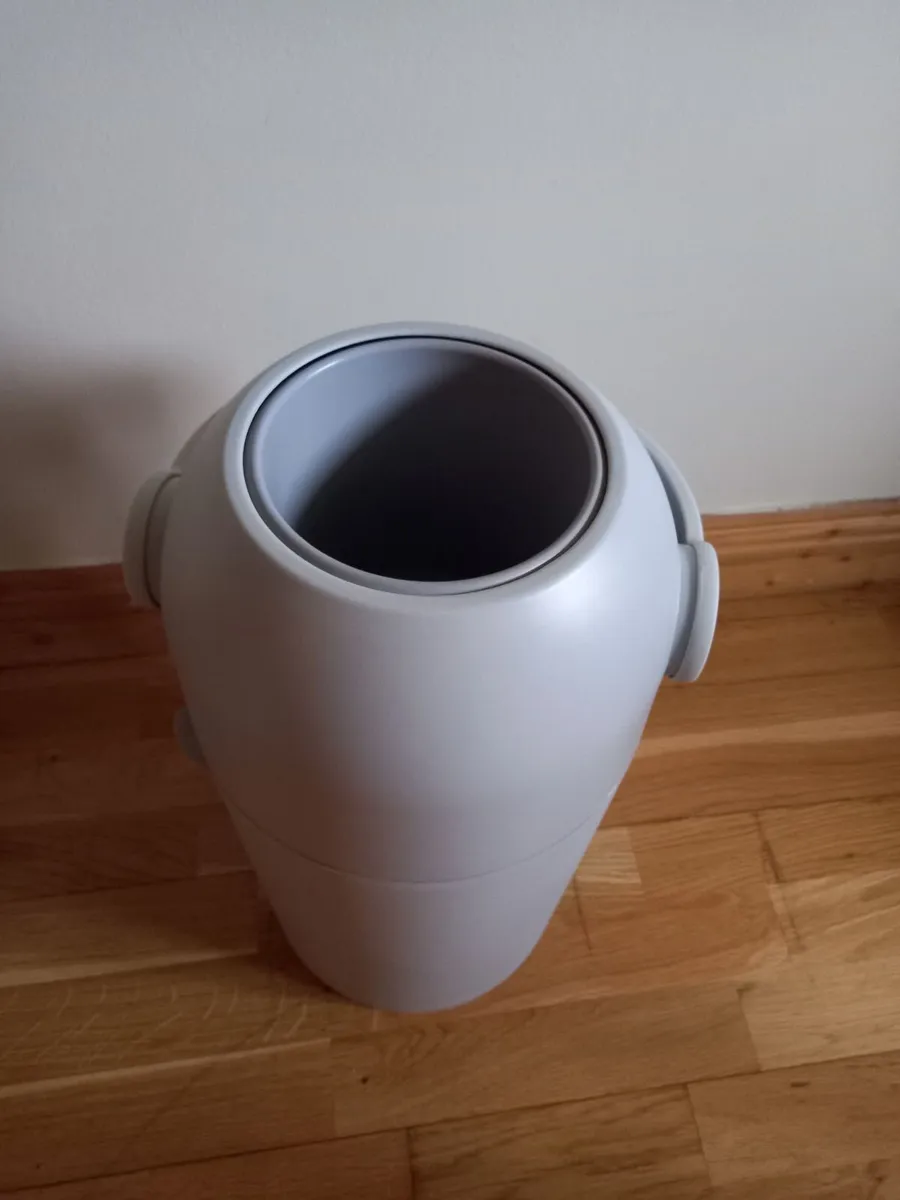 Baby bath and nappy bin - Image 4