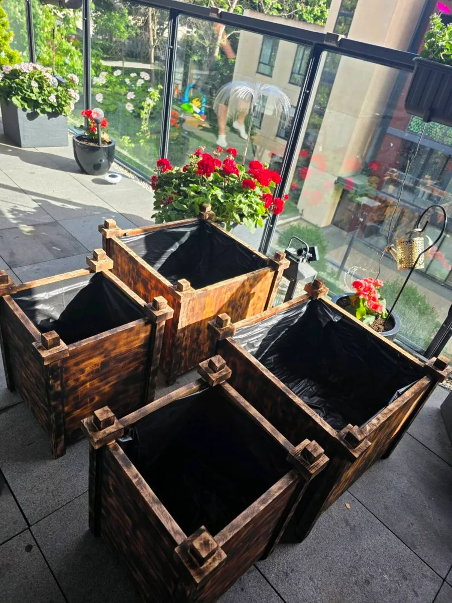 4 oak hard wood planters - Image 4