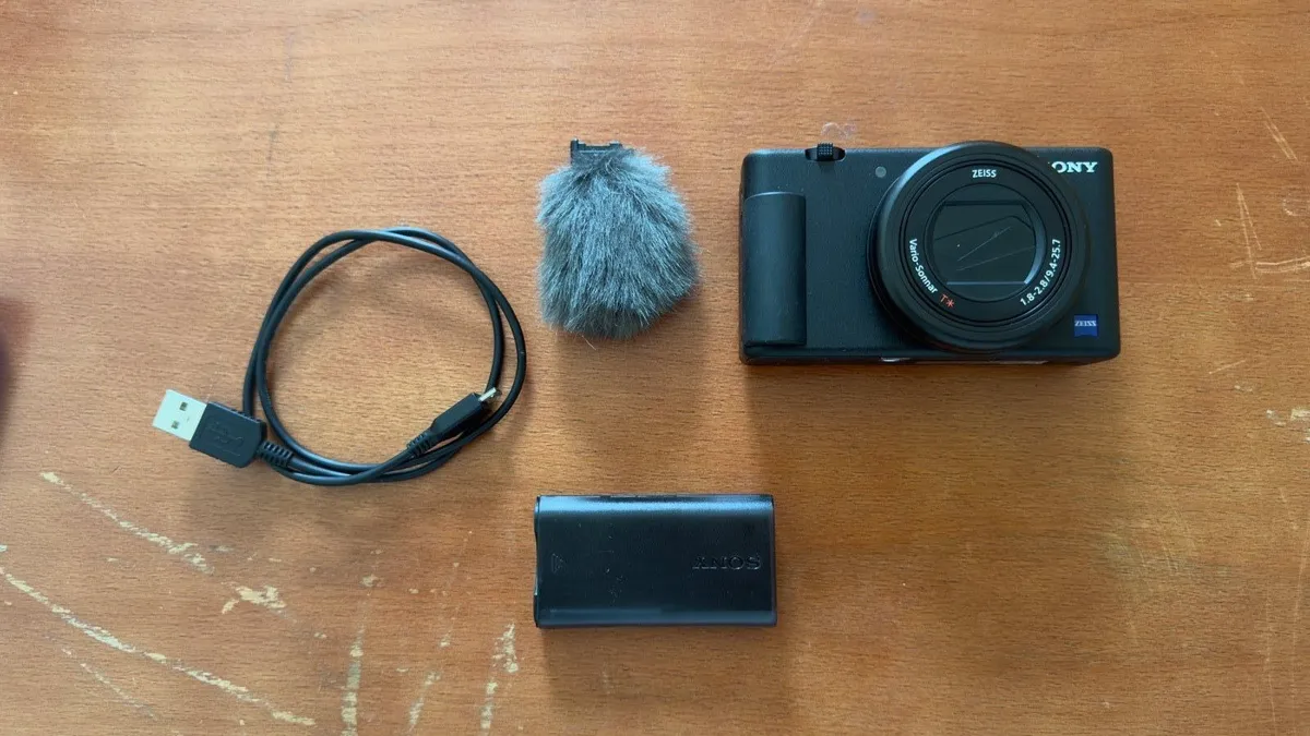 Sony ZV-1A Like New Camera - Image 3