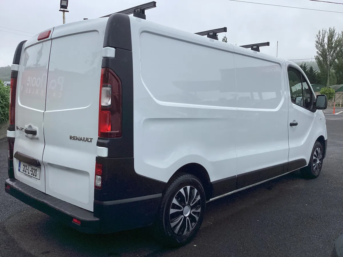 Renault Trafic ** ONLY 129KMS * 2.0 DIESEL - Image 4