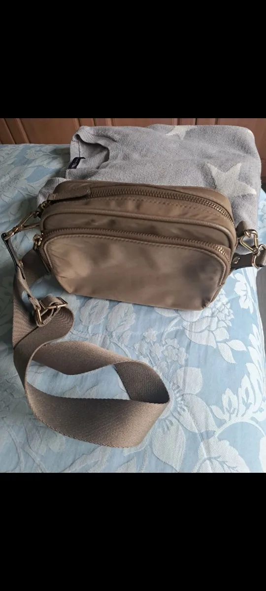 H&M. Beige  camera bag
