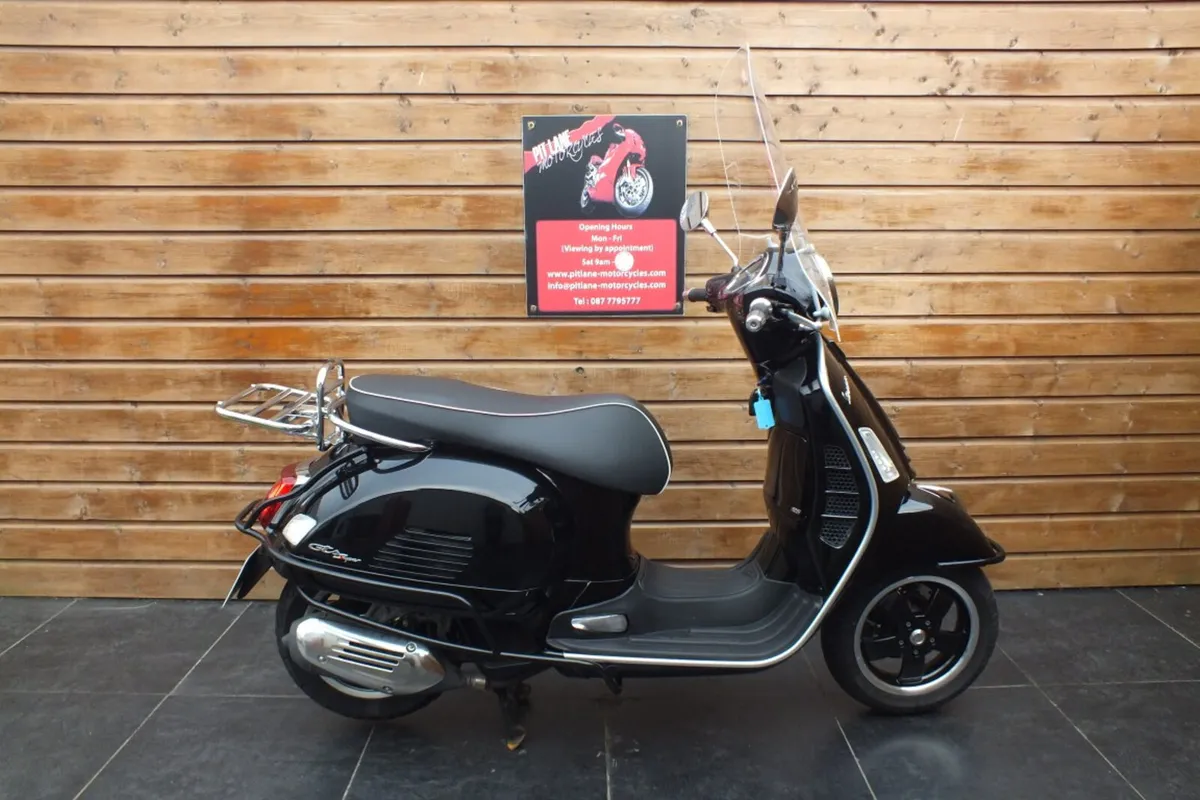 2020 Piaggio Vespa 125 (Immaculate, Low Miles) - Image 3