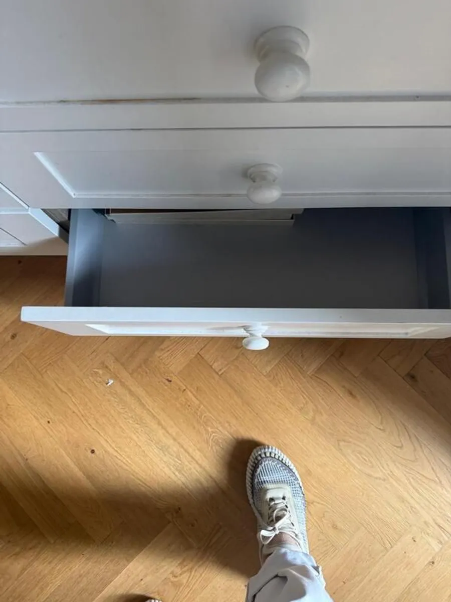 9 drawer chest of drawers - Image 3