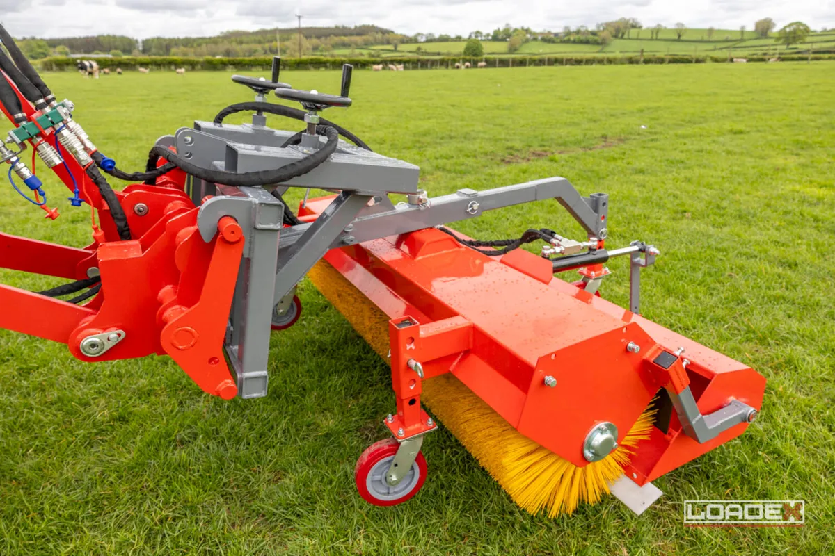 Loadex 180 Yard Sweeper with Hydraulic Emptying - Image 1
