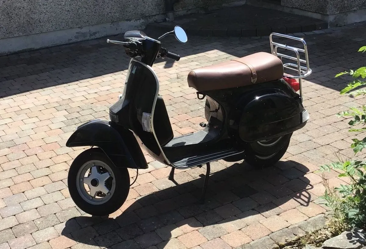 Vespa PX200E scooter - Image 2