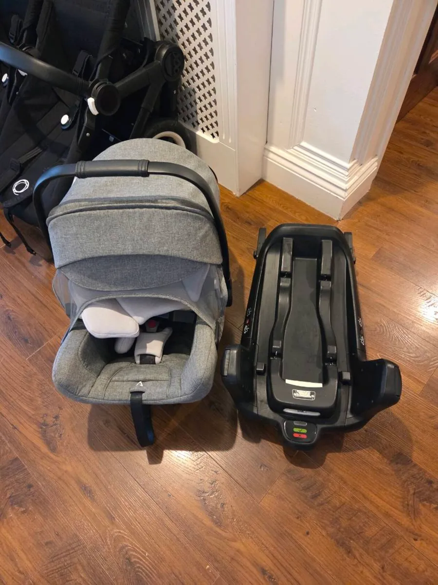 Bugaboo Turtle Air Car Seat & ISOFIX Base Bundle – - Image 1