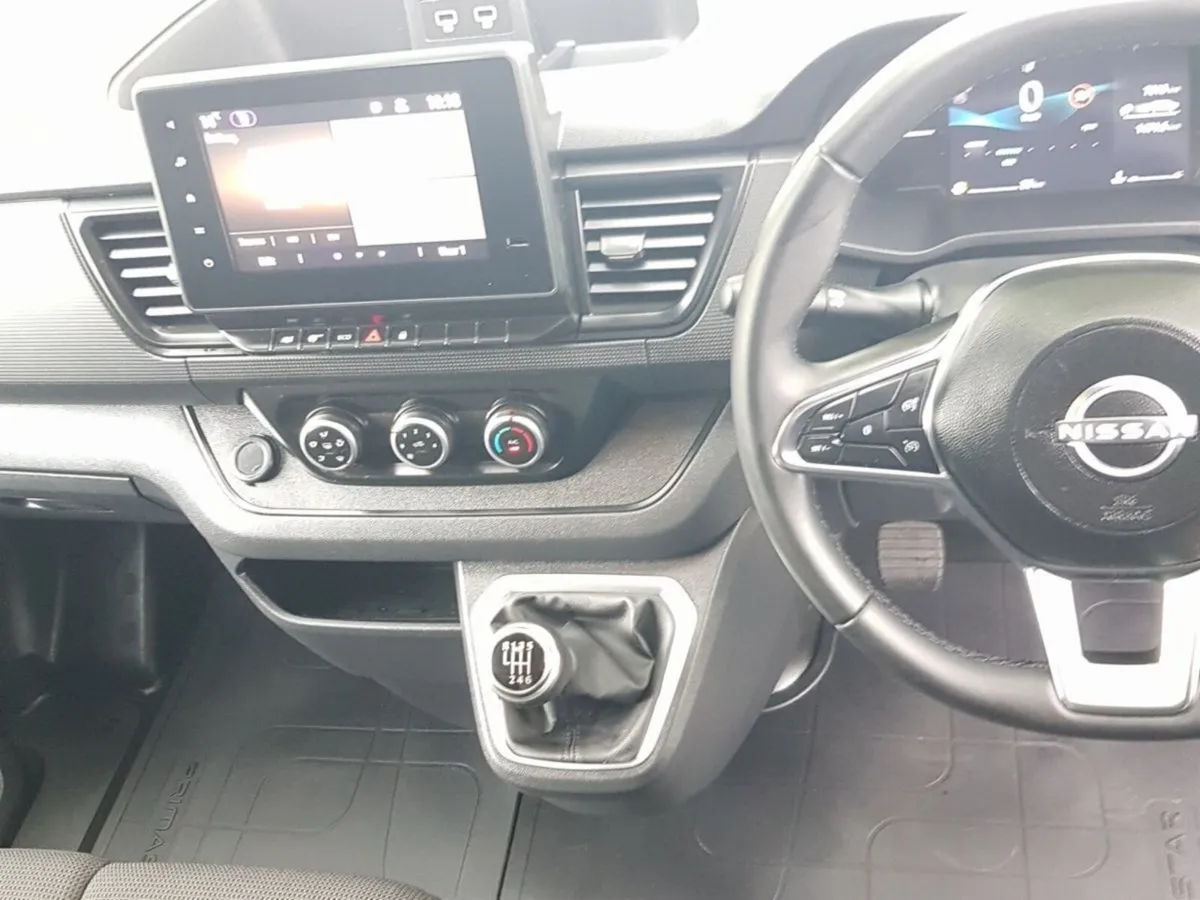 Nissan Primastar L2H1 130 SV PREMIUM **PLUS VAT** - Image 4