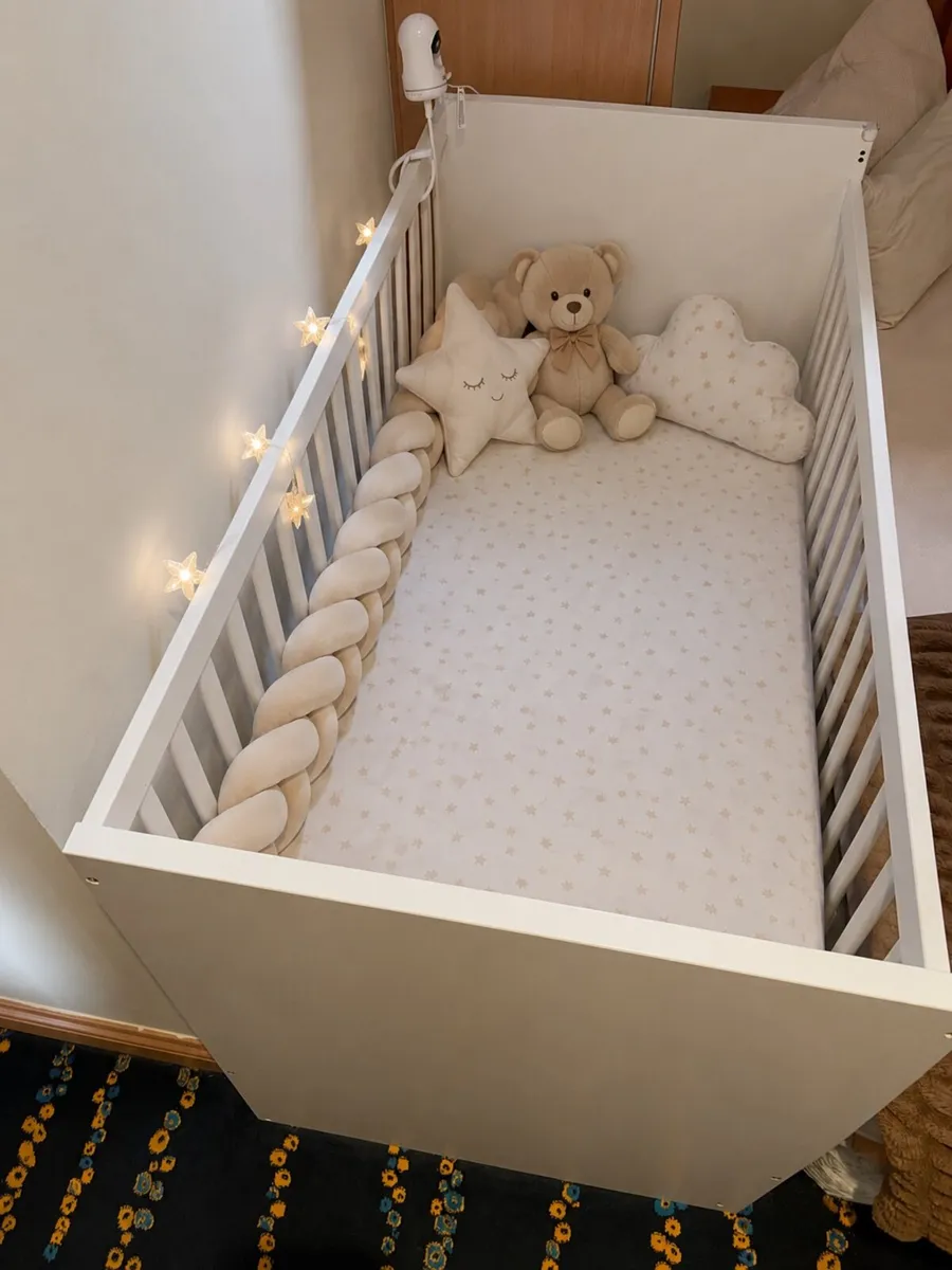 Baby crib - Image 1