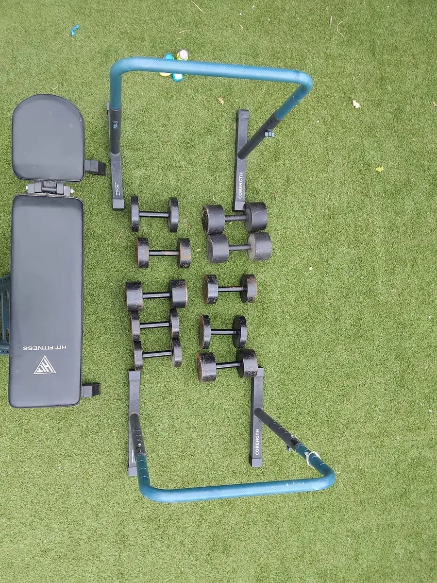 Weight bench, selection of weights and bars