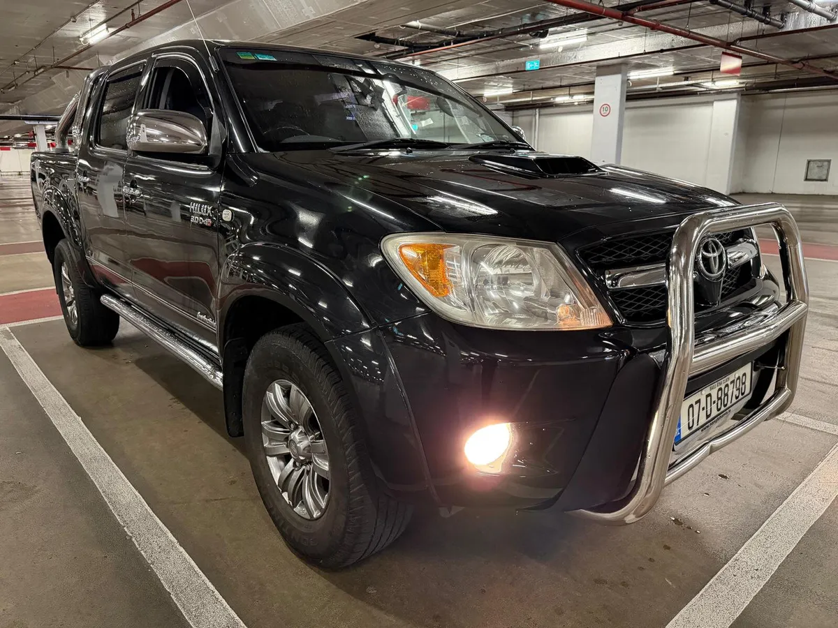 Toyota Hilux 2007 - Image 1