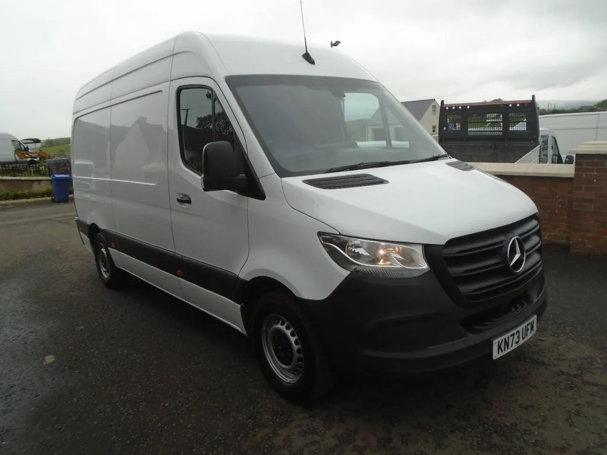 2023 Mercedes-Benz Sprinter 315 CDI MWB HR RWD - Image 1
