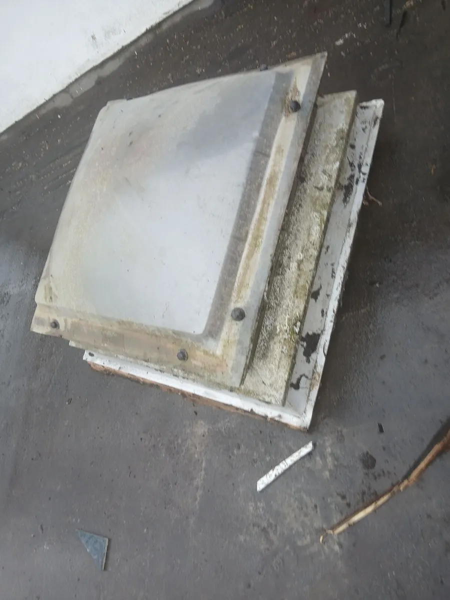 Flat roof skylight - Image 1