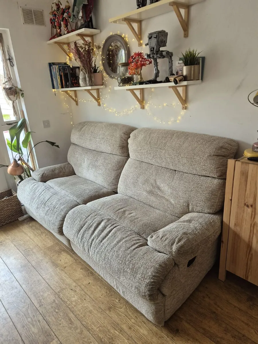 Recliner sofa - Image 1