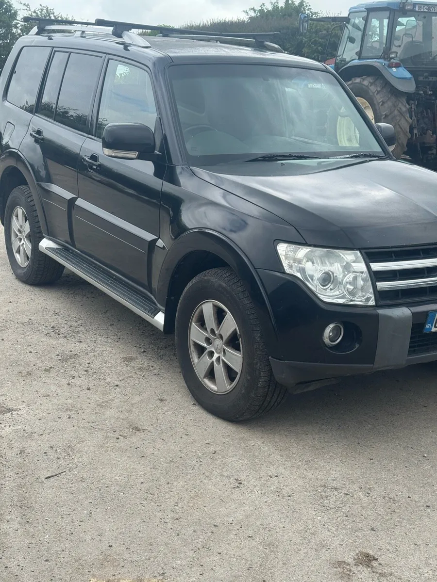 Pajero 3.2 - Image 1