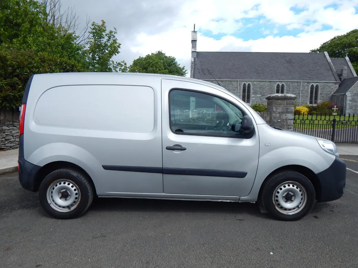 2017 Renault Kangoo CVRT 08/26 Low kms - Image 2