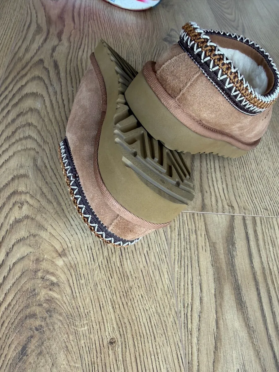Uggs - Image 4
