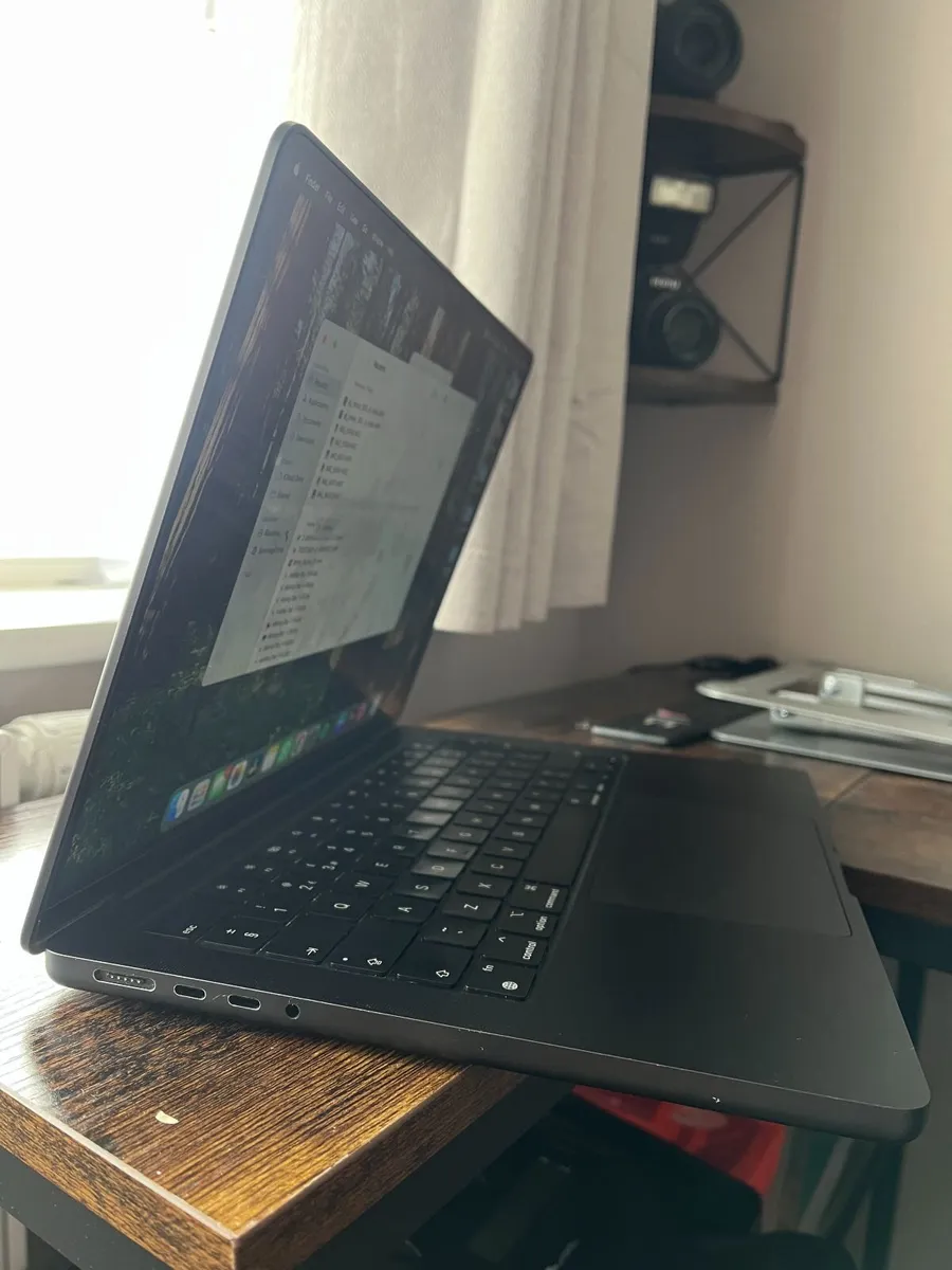 Apple MacBook Pro_M3_14"_18GB_512GB - Image 1