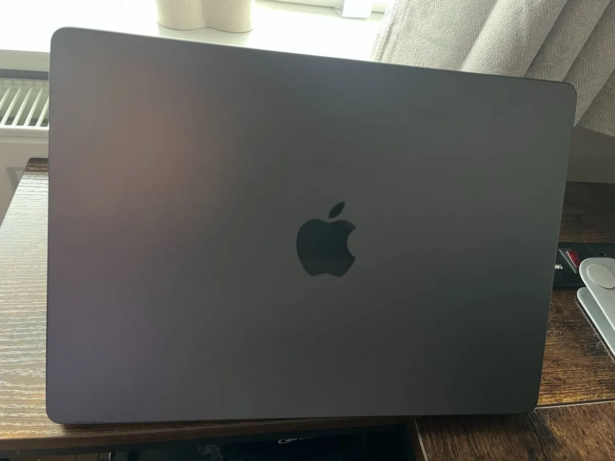 Apple MacBook Pro_M3_14"_18GB_512GB - Image 3