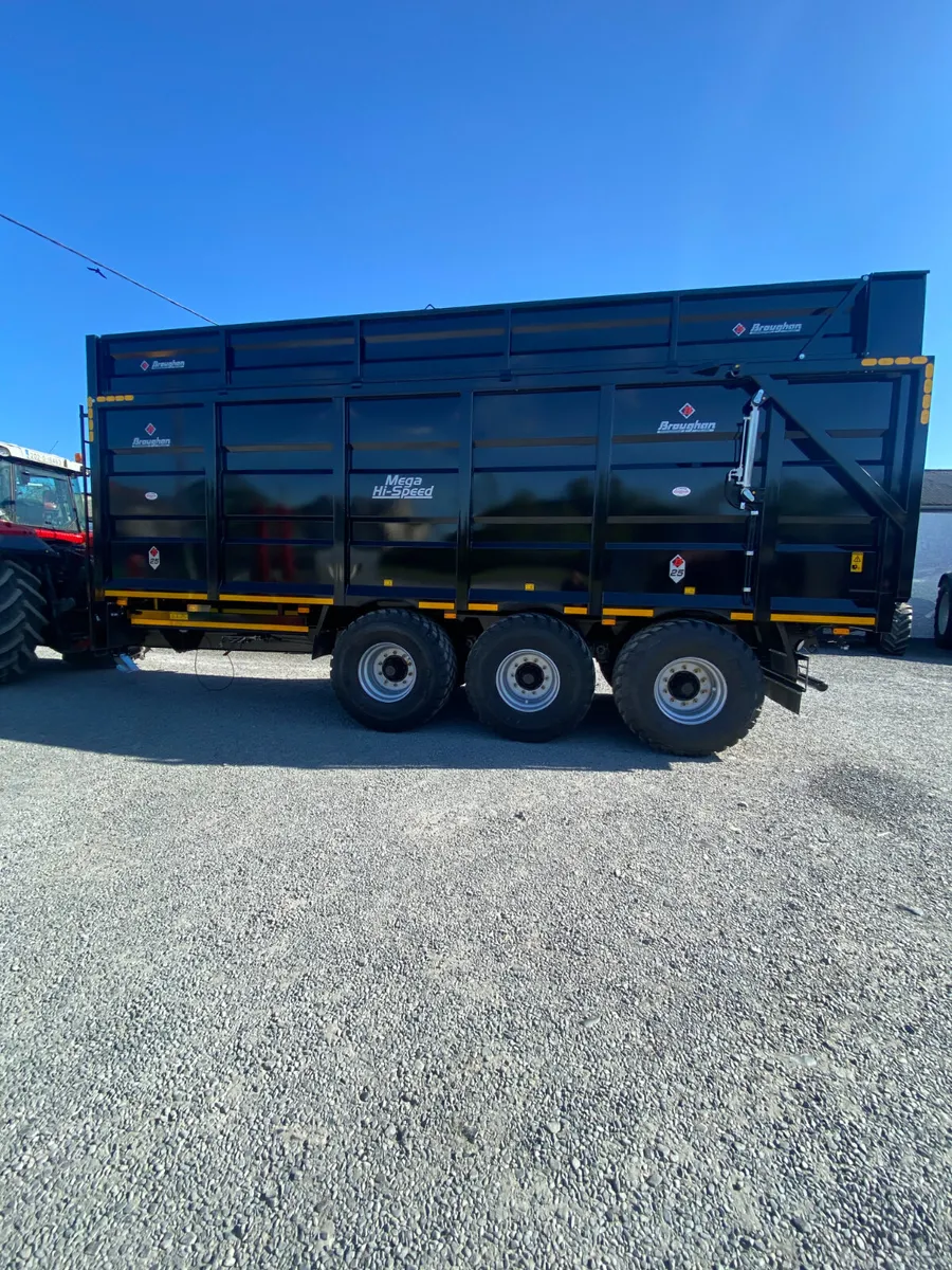 Broughan 25ft Tri Axle Silage Trailer - In Stock - Image 1