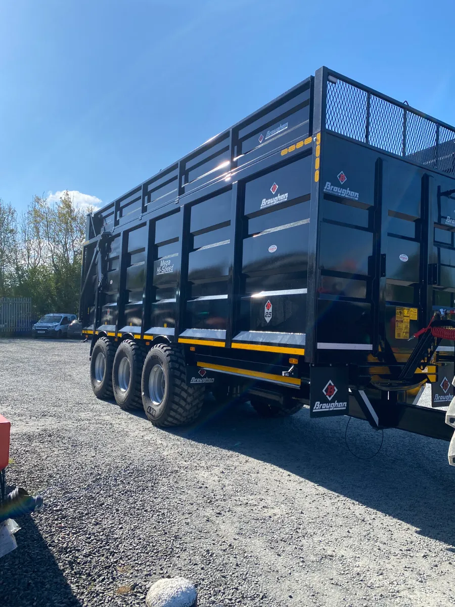Broughan 25ft Tri Axle Silage Trailer - In Stock - Image 2