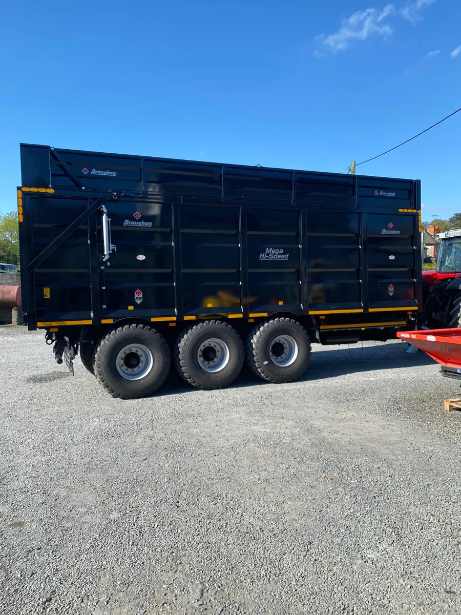 Broughan 25ft Tri Axle Silage Trailer - In Stock - Image 3