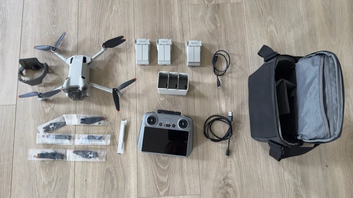 *SAVE OVER €400* DJI Mini 4 Pro - Fly More Combo - Image 1