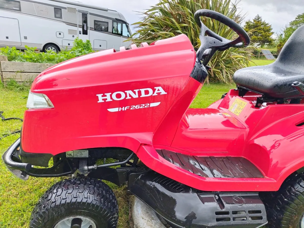 Honda ride on Mower HF2622 - Image 2