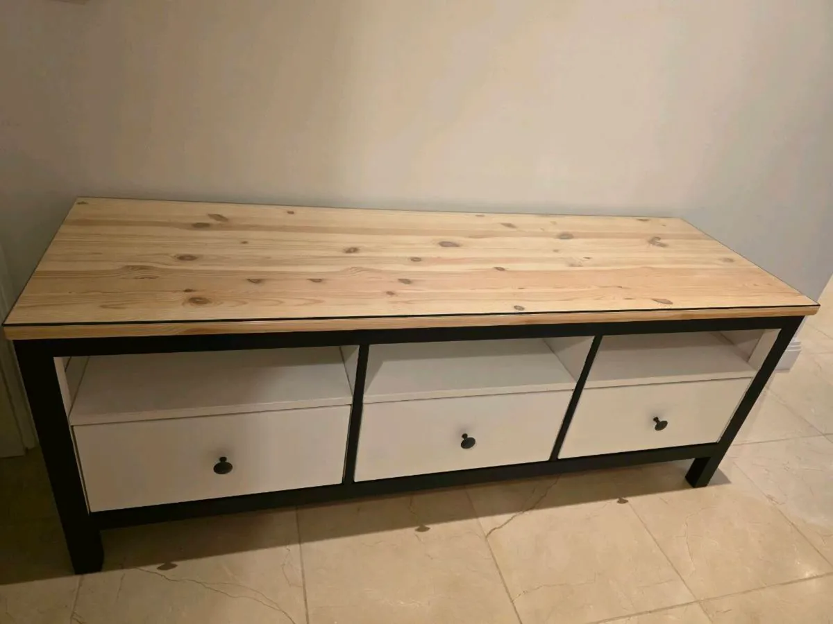 Wooden tv units with glass top 147cm x46  H 57cm - Image 2