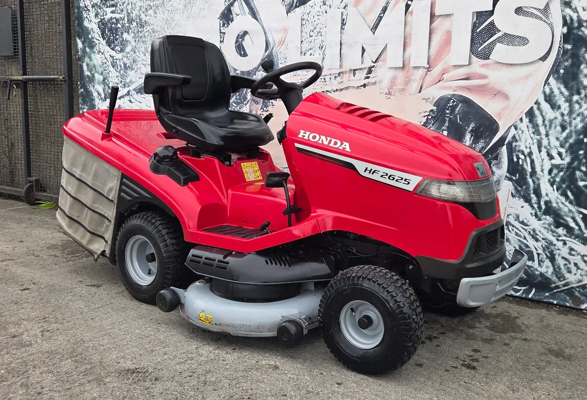 Honda HF2625HME Ride on Mower 25hp 48" - Image 1