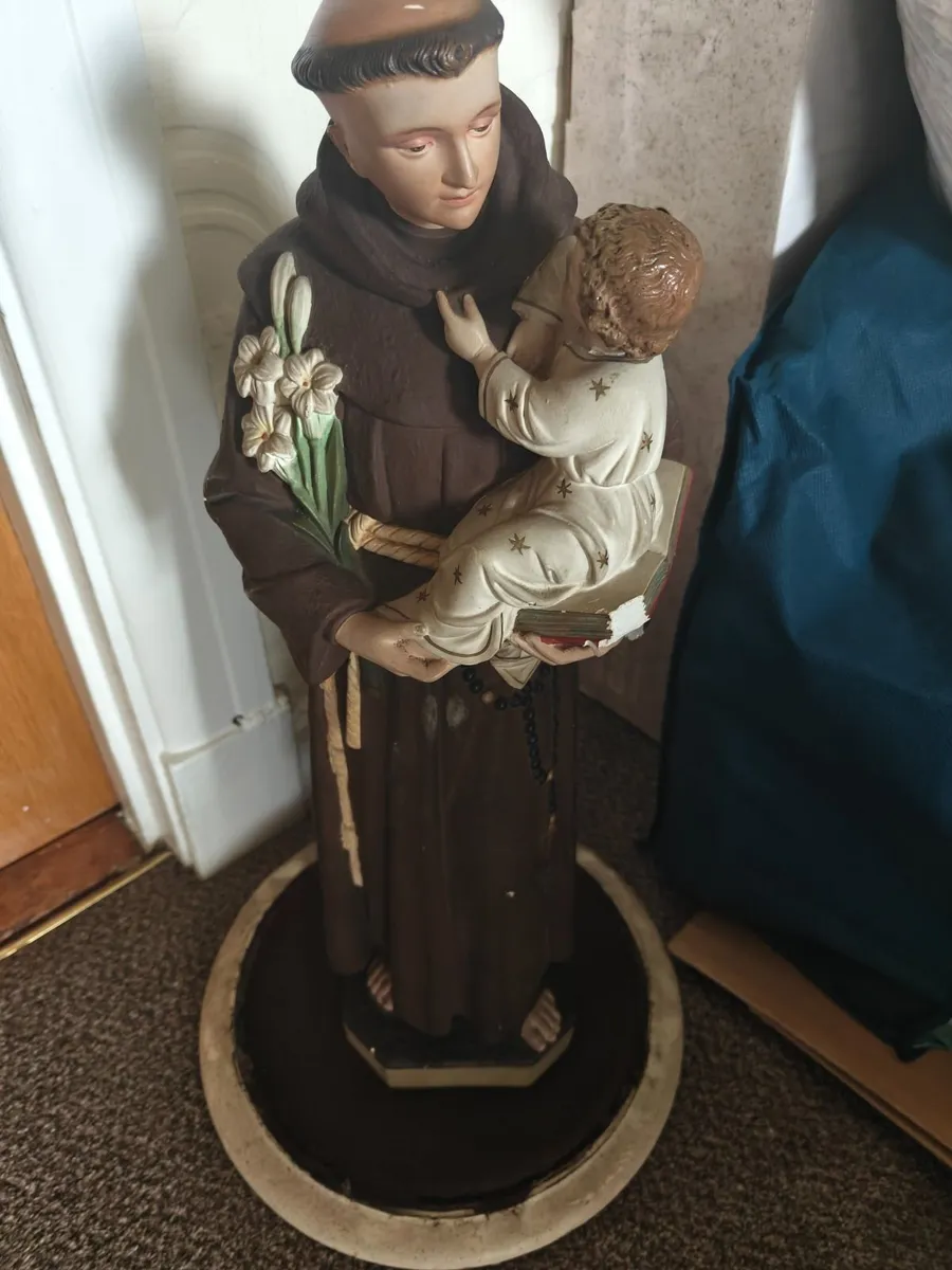 Holy statue - Image 3
