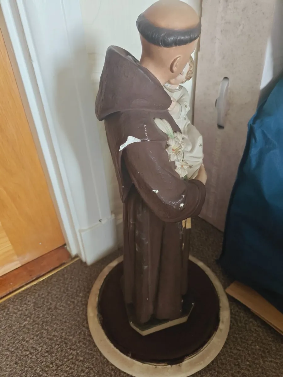 Holy statue - Image 1